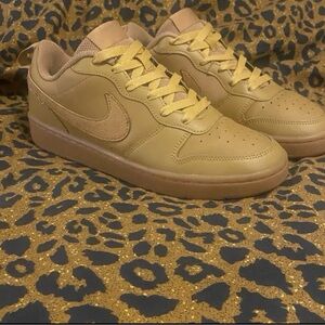 Nike Court Vision Low Wheat Gum Sneakers – Men’s 7 – Clean